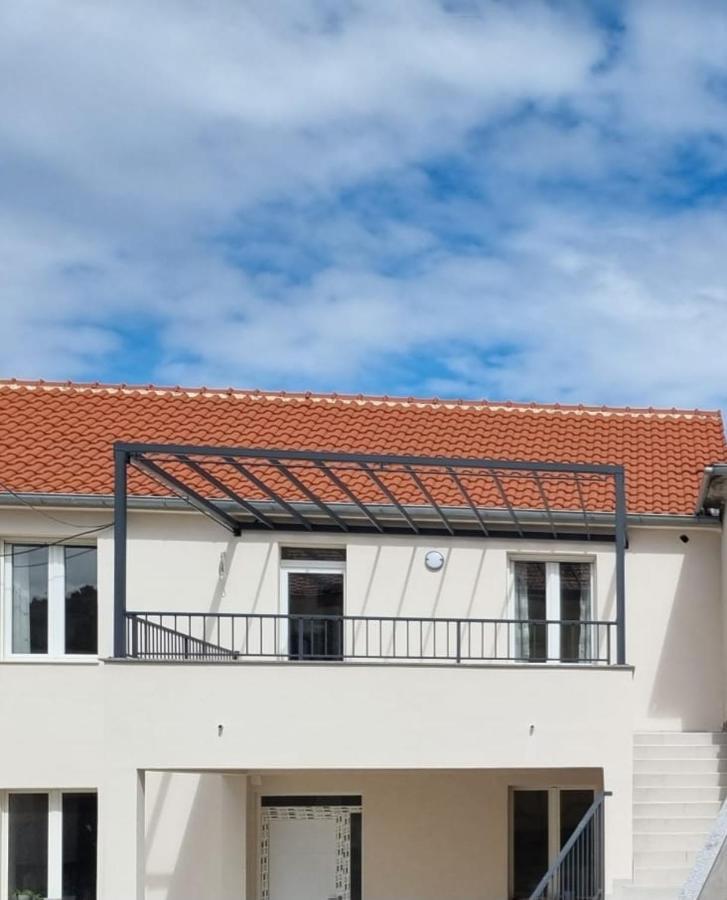 Beach Apartment Kate With Sea View, Balcony And Parking, Murter, Dalmatia المظهر الخارجي الصورة