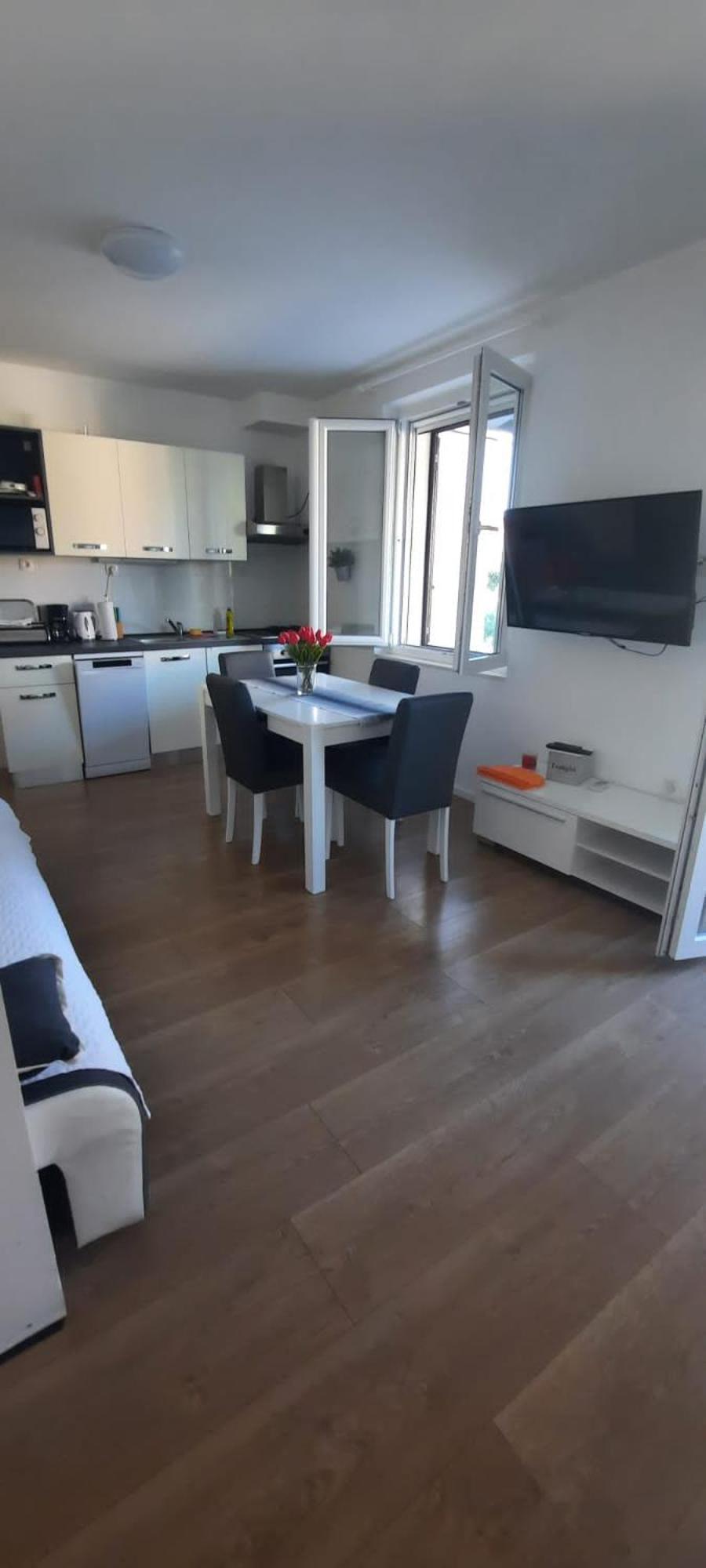 Beach Apartment Kate With Sea View, Balcony And Parking, Murter, Dalmatia المظهر الخارجي الصورة